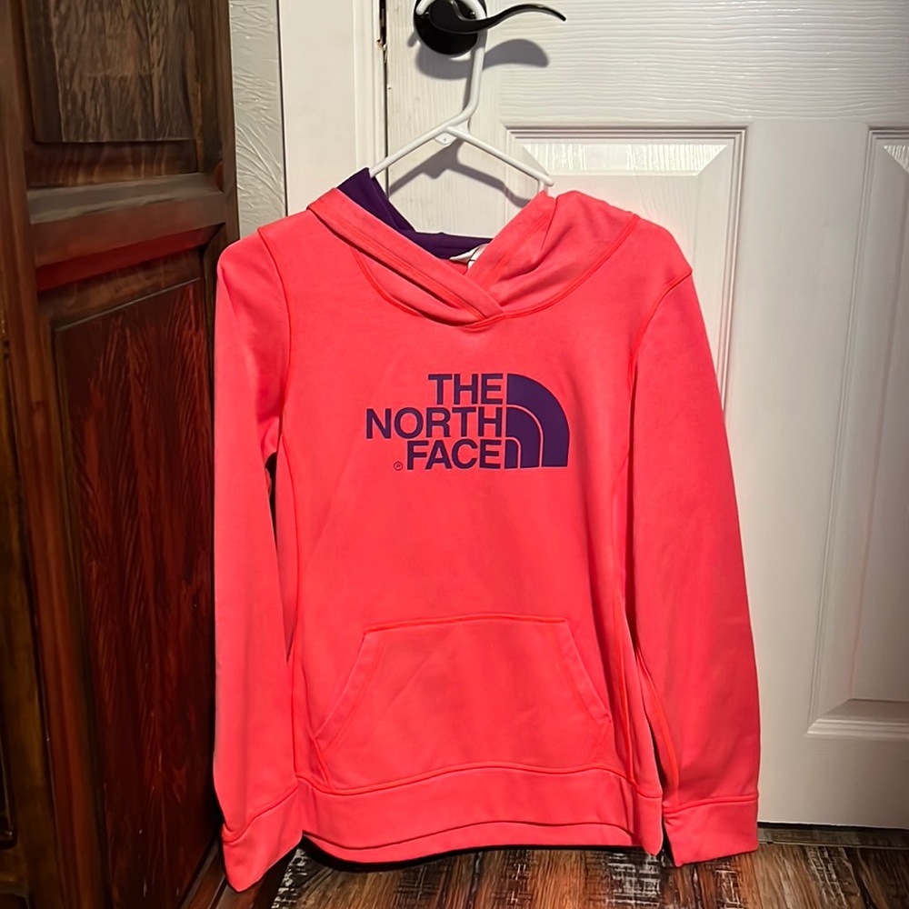 Like new, only wore a couple times. Northface size medium.